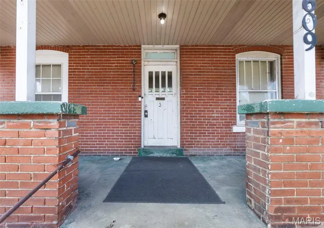 Photo 3 of Sale Pending at 609 Themis St, Cape Girardeau, MO 63701 | MLS# MIS26048397 | Listing updated on 2026-09-11