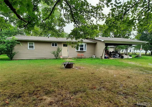 Photo 1 of Sale Pending at 57 E West Rd, Sullivan, MO 63080 | MLS# MIS26048403 | Listing updated on 2026-09-15