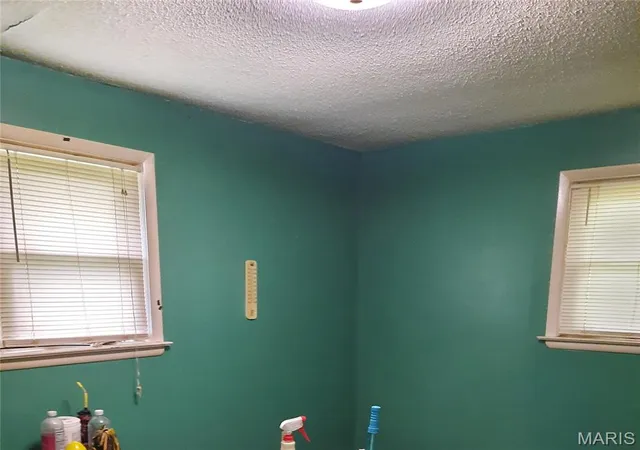 Photo 4 of Sale Pending at 57 E West Rd, Sullivan, MO 63080 | MLS# MIS26048403 | Listing updated on 2026-09-15