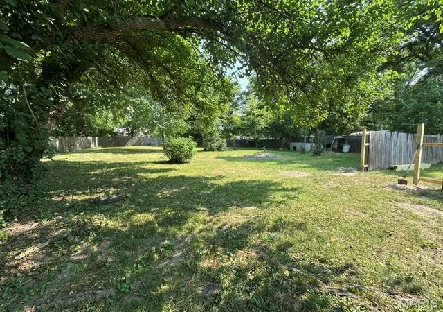 Single family home for sale at 702 E 3Rd St, Salem, MO 65560 | MLS# MIS26048502
