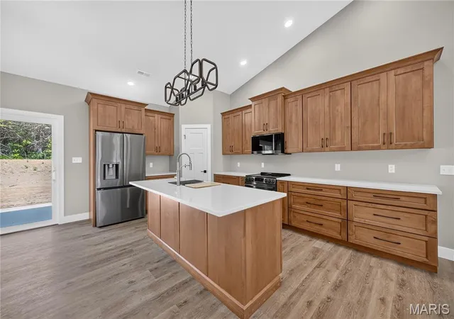 Photo 3 of Single family home for sale at 10211 Judon Ln, Cadet, MO 63630 | MLS# MIS26048840 | Listing updated on 2026-10-08
