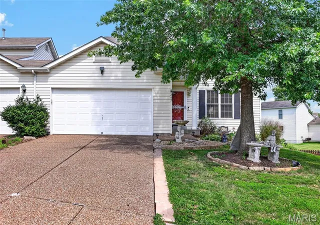 Photo 1 of Sale Pending at 247 John Charles Dr #2163B, Wentzville, MO 63385 | MLS# MIS26048846 | Listing updated on 2026-10-05