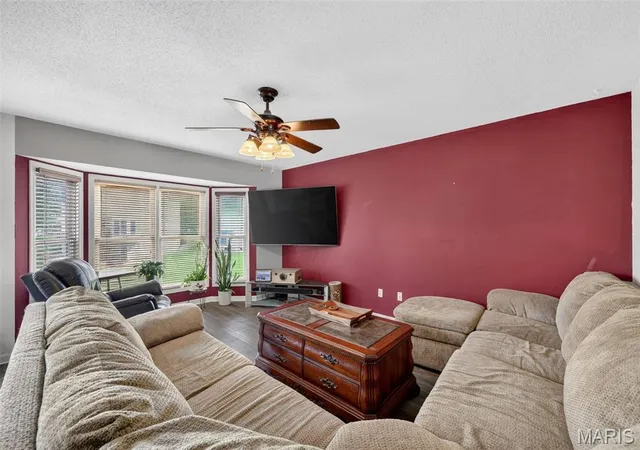 Listing Photo 5 - Condo for sale in building located at 247 John Charles Dr, Wentzville, MO 63385 - Unit #2163B
