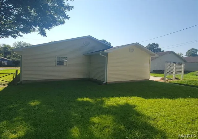 Photo 3 of Single family home for sale at 318 S Sassafras St, Dexter, MO 63841 | MLS# MIS26048913 | Listing updated on 2026-09-15