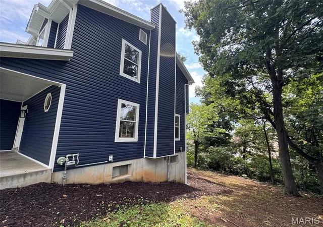 Photo 2 of Single family home for sale at 6 Whispering Rock Ct, O Fallon, MO 63366 | MLS# MIS26048924 | Listing updated on 2026-09-12