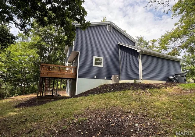 Photo 3 of Single family home for sale at 6 Whispering Rock Ct, O Fallon, MO 63366 | MLS# MIS26048924 | Listing updated on 2026-10-08