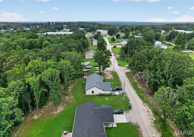 Photo 3 of Single family home for sale at 215 Nina St, Dixon, MO 65459 | MLS# MIS26048955 | Listing updated on 2026-09-12