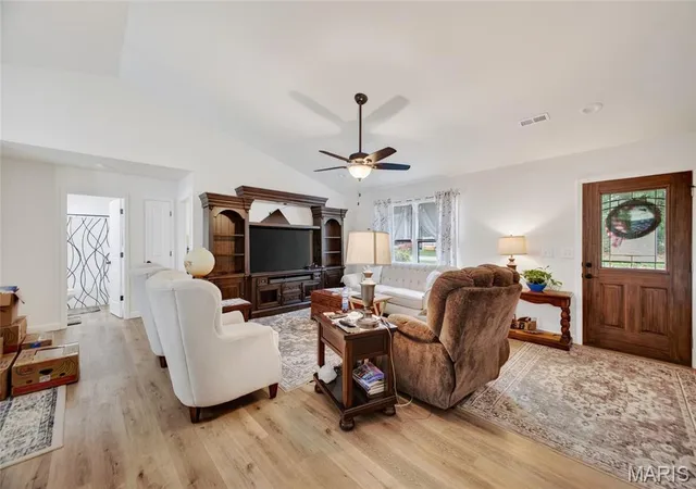 Photo 4 of Single family home for sale at 215 Nina St, Dixon, MO 65459 | MLS# MIS26048955 | Listing updated on 2026-09-12