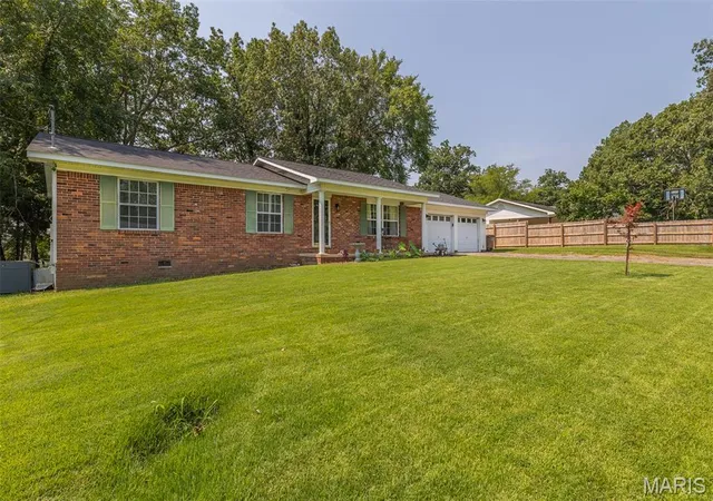 Photo 3 of Single family home for sale at 2626 Valley Crst, Poplar Bluff, MO 63901 | MLS# MIS26049184 | Listing updated on 2026-09-15