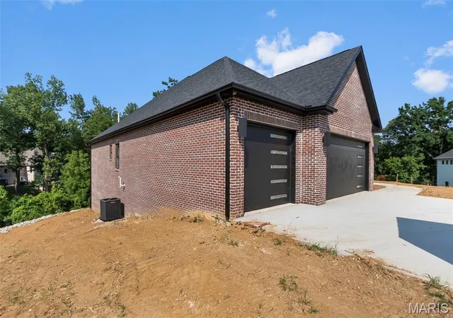 Photo 3 of Single family home for sale at 139 Kingfisher Ct, Cape Girardeau, MO 63701 | MLS# MIS26049239 | Listing updated on 2026-09-14