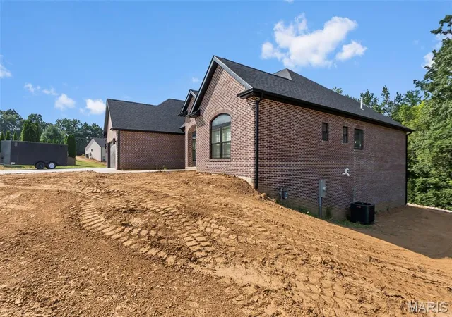 Photo 4 of Single family home for sale at 139 Kingfisher Ct, Cape Girardeau, MO 63701 | MLS# MIS26049239 | Listing updated on 2026-09-14