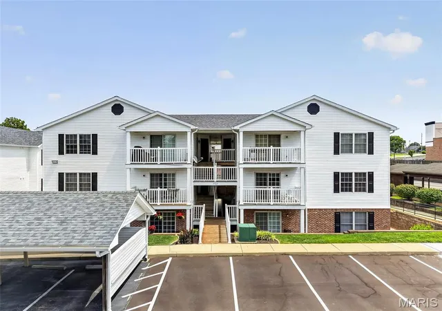 Condo for sale at 2562 Coppergate Square Dr #F, Saint Louis, MO 63129 | MLS# MIS26049308