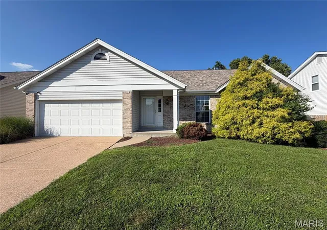 Photo 1 of Single family home for sale at 2744 Chapel View Dr, Florissant, MO 63031 | MLS# MIS26049342 | Listing updated on 2026-09-13