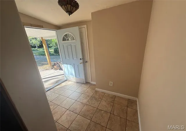 Photo 3 of Single family home for sale at 1511 Jims Ln, Saint Clair, MO 63077 | MLS# MIS26049585 | Listing updated on 2026-09-15
