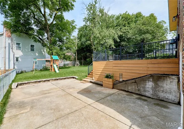 Photo 81 of Single family home for sale at 805 Leonard Dr, Saint Louis, MO 63119 | MLS# MIS26049600 | Listing updated on 2026-09-25