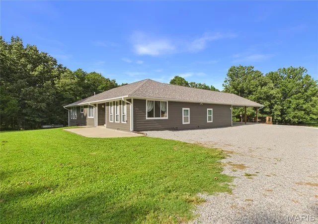 Photo 3 of Single family home for sale at 1098 County Road 304, Poplar Bluff, MO 63901 | MLS# MIS26049623 | Listing updated on 2026-09-15