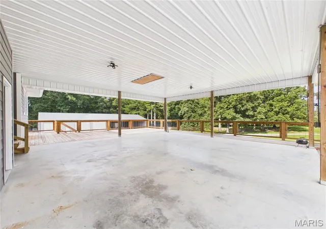 Photo 3 of Single family home for sale at 1098 County Road 304, Poplar Bluff, MO 63901 | MLS# MIS26049623 | Listing updated on 2026-09-15