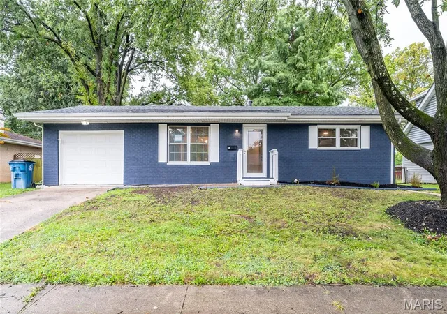 Photo 2 of Single family home for sale at 14 Wilson Park Dr, Granite City, IL 62040 | MLS# MIS26049829 | Listing updated on 2026-10-07