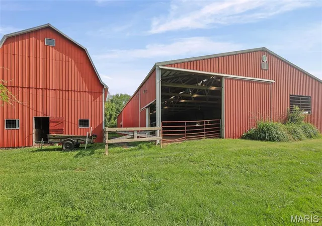 Photo 3 of Single family home for sale at 5842 Saxtown Rd, Millstadt, IL 62260 | MLS# MIS26049932 | Listing updated on 2026-09-11