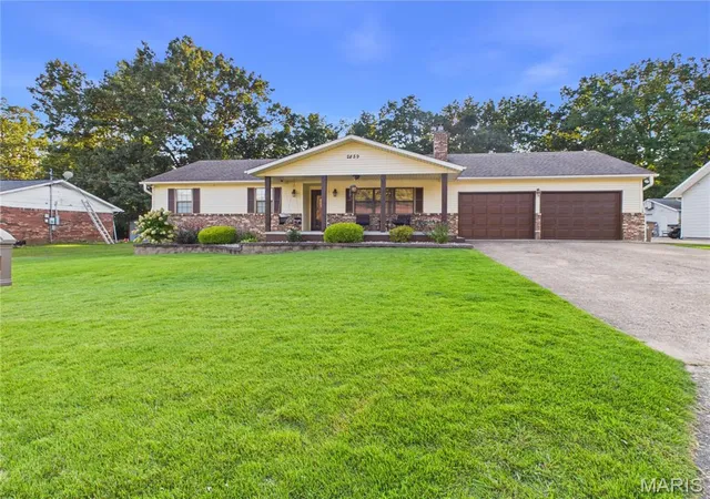 Photo 1 of Sale Pending at 2859 Vaughn Ave, Poplar Bluff, MO 63901 | MLS# MIS26050021 | Listing updated on 2026-09-11