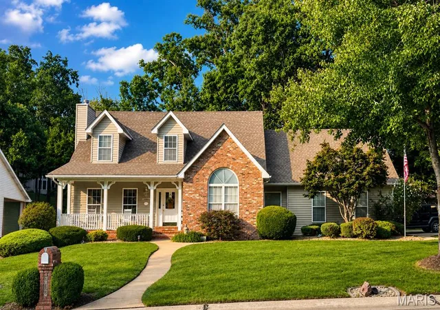 Photo 1 of Sale Pending at 868 Natchez Dr, Saint Charles, MO 63303 | MLS# MIS26050065 | Listing updated on 2026-09-09