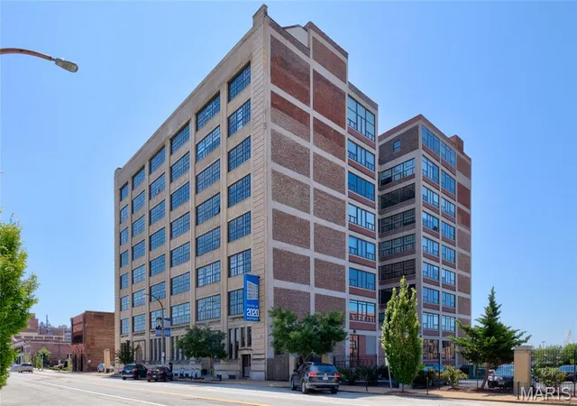 Listing Photo 2 - Condo for sale in building located at 2020 Washington Ave, St. Louis, MO 63103 - Unit #405