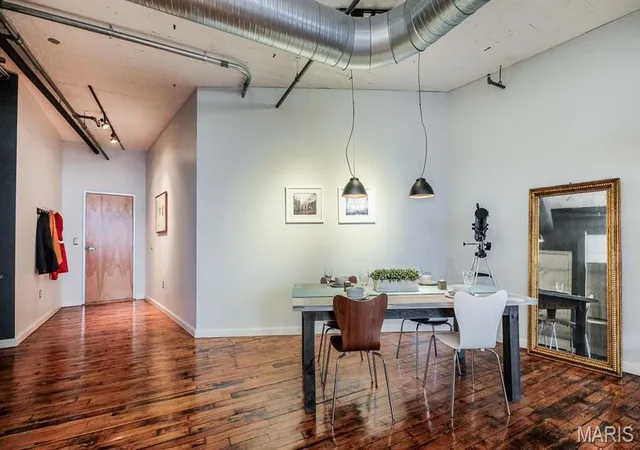 Listing Photo 4 - Condo for sale in building located at 2020 Washington Ave, St. Louis, MO 63103 - Unit #405