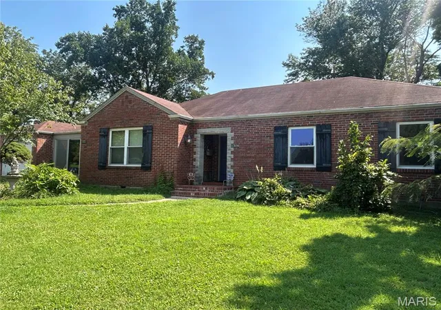 Photo 1 of Sale Pending at 1306 E 3rd St, Washington, MO 63090 | MLS# MIS26050135 | Listing updated on 2026-09-10