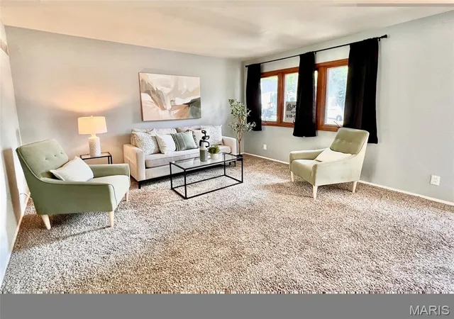 Photo 3 of Sale Pending at 1072 Lafayette Ct, Collinsville, IL 62234 | MLS# MIS26050166 | Listing updated on 2026-09-14