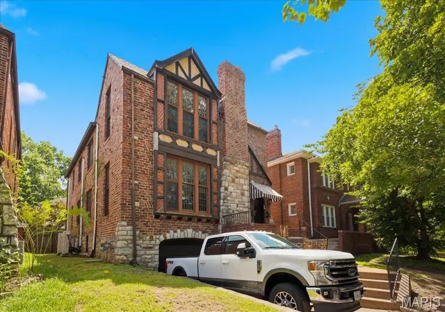 Photo 3 of Sale Pending at 7108 Tulane Ave, Saint Louis, MO 63130 | MLS# MIS26050212 | Listing updated on 2026-09-14
