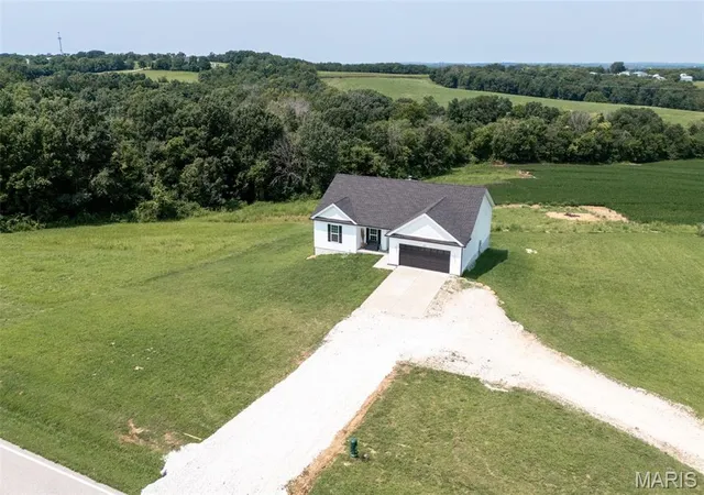 Photo 3 of Sale Pending at 4167 Saint Louis Rock Rd, Villa Ridge, MO 63089 | MLS# MIS26050308 | Listing updated on 2026-09-21