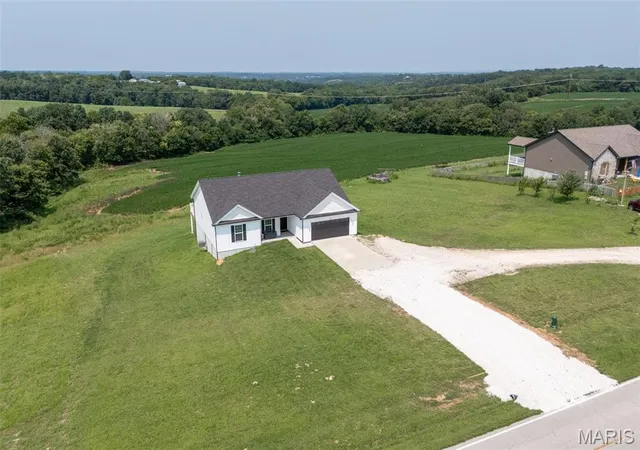 Photo 3 of Sale Pending at 4167 Saint Louis Rock Rd, Villa Ridge, MO 63089 | MLS# MIS26050308 | Listing updated on 2026-09-21
