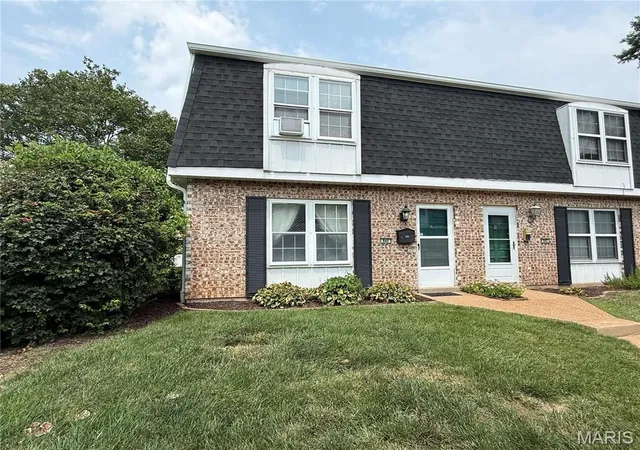 Photo 1 of Condo for sale at 840 Dumont Pl, Saint Louis, MO 63125 | MLS# MIS26050313 | Listing updated on 2026-10-05