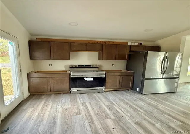 Photo 2 of Single family home for sale at 321 N 5th St, Pacific, MO 63069 | MLS# MIS26050361 | Listing updated on 2026-09-28
