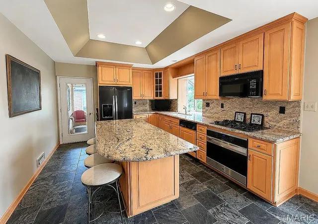 Photo 3 of Single family home for sale at 11838 Sunlind Dr, Saint Louis, MO 63127 | MLS# MIS26050372 | Listing updated on 2026-09-14
