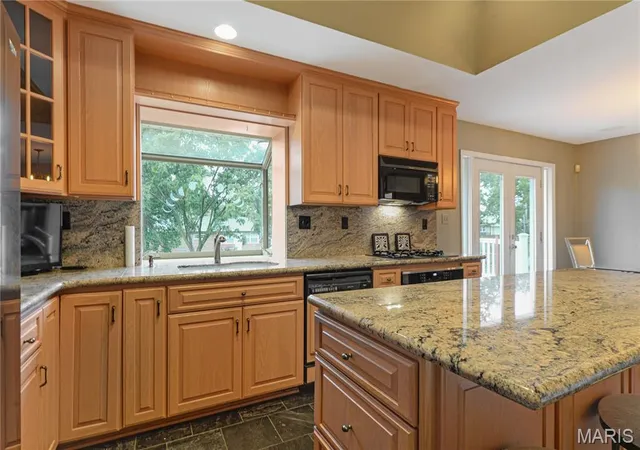 Photo 4 of Single family home for sale at 11838 Sunlind Dr, Saint Louis, MO 63127 | MLS# MIS26050372 | Listing updated on 2026-10-28