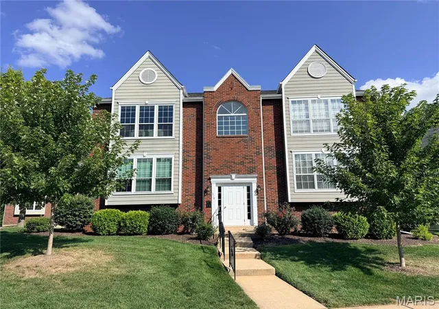 Condo for sale at 1319 Holgate Dr #C, Ballwin, MO 63021 | MLS# MIS26050380