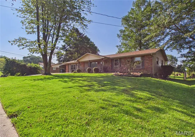 Photo 2 of Single family home for sale at 2879 Hopper Rd, Cape Girardeau, MO 63701 | MLS# MIS26050396 | Listing updated on 2026-09-15