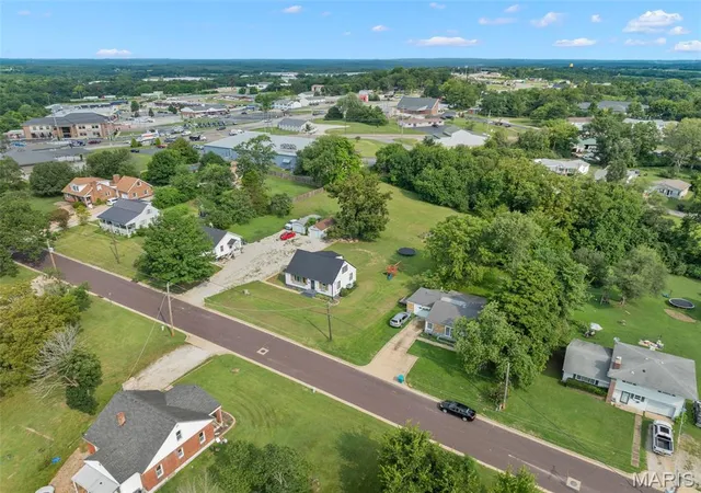 Photo 3 of Single family home for sale at 1165 Moselle Rd, Saint Clair, MO 63077 | MLS# MIS26050573 | Listing updated on 2026-09-11