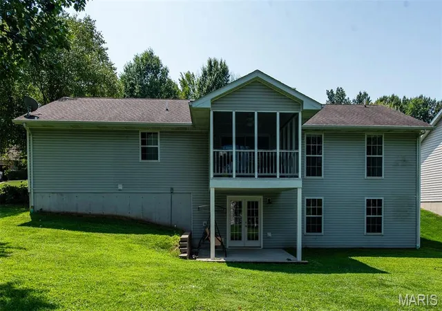 Photo 4 of Sale Pending at 1231 Deer Run Dr Dr, Washington, MO 63090 | MLS# MIS26050594 | Listing updated on 2026-09-17