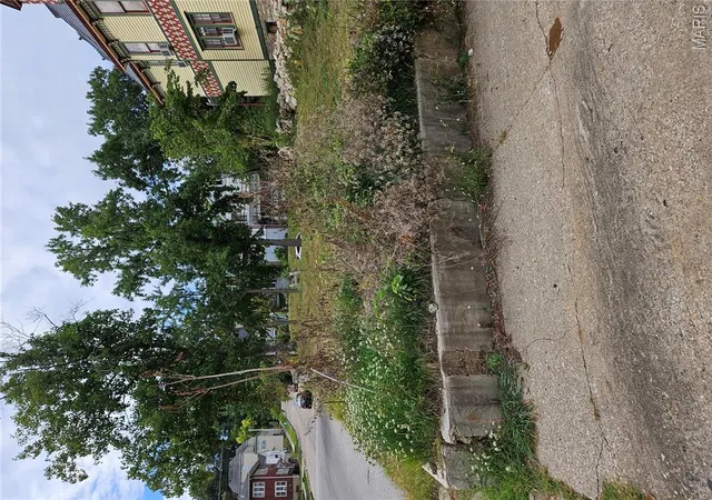 Photo 3 of Land for sale at 923 Center St, Hannibal, MO 63401 | MLS# MIS26050615 | Listing updated on 2026-09-15