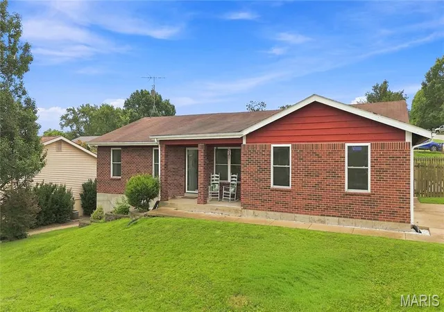 Photo 2 of Single family home for sale at 2172 Larkspur Lndg, Imperial, MO 63052 | MLS# MIS26050626 | Listing updated on 2026-09-12