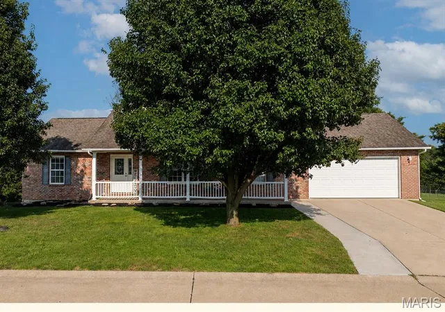 Photo 2 of Single family home for sale at 467 Oak Meadow Dr, Jackson, MO 63755 | MLS# MIS26050627 | Listing updated on 2026-09-14