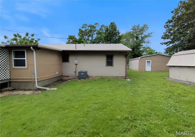 Photo 4 of Single family home for sale at 809 S Taylor, Lowry City, MO 64763 | MLS# MIS26050810 | Listing updated on 2026-09-10