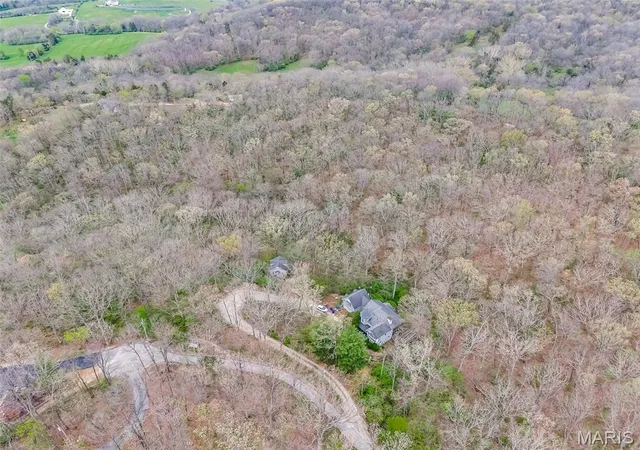 Photo 4 of Single family home for sale at 19111 Foxfire Forest Rd, Wildwood, MO 63069 | MLS# MIS26050858 | Listing updated on 2026-10-07