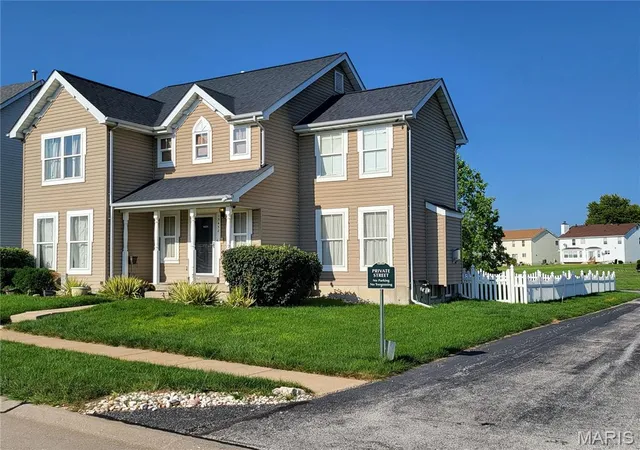 Photo 3 of Single family home for sale at 15452 Jost Main, Florissant, MO 63034 | MLS# MIS26050889 | Listing updated on 2026-09-12