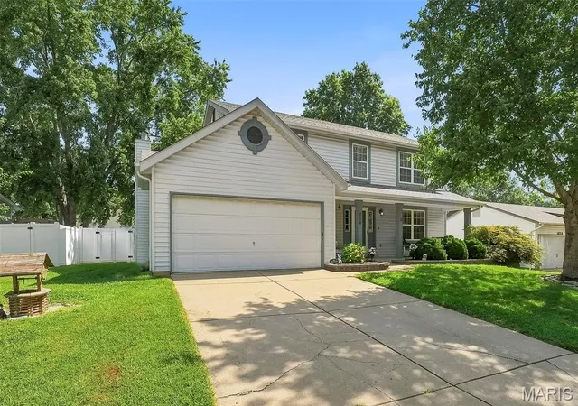Photo 2 of Sale Pending at 1418 Venus Dr, St Peters, MO 63376 | MLS# MIS26050930 | Listing updated on 2026-09-11