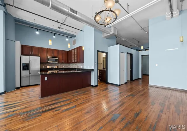 Listing Photo 4 - Condo for sale in building located at 1520 Washington Ave, St. Louis, MO 63103 - Unit #R601