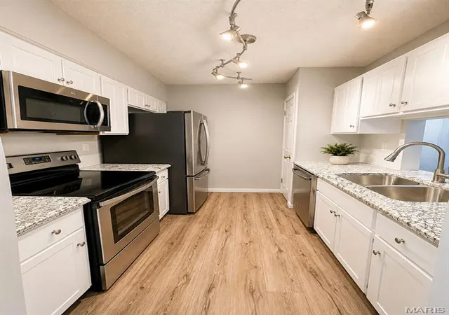 Photo 3 of Condo for sale at 6803 Cottage Grove Ln #B, Saint Louis, MO 63129 | MLS# MIS26051106 | Listing updated on 2026-09-11