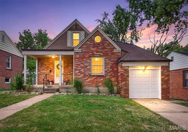 Photo 1 of Sale Pending at 608 Ellwine Dr, St Louis, MO 63125 | MLS# MIS26051160 | Listing updated on 2026-09-10